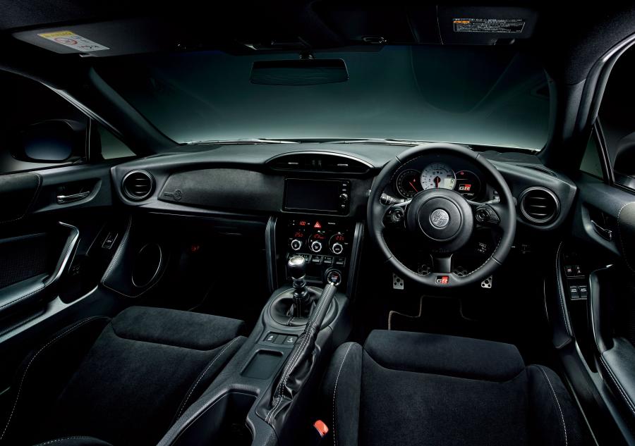 Торпедо Toyota GT 86 GRMN 2017 года  (JP) (фото 5 из 9)